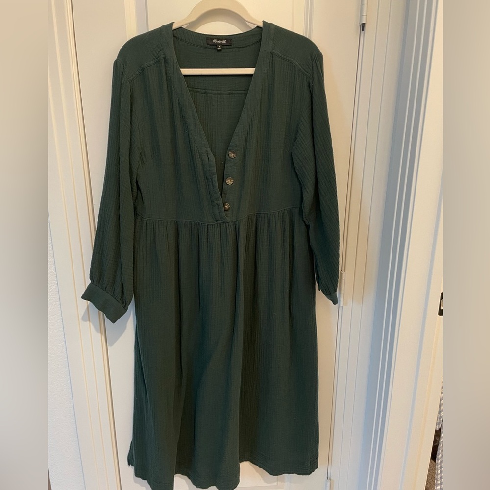 Madewell Lightspun Button-Front
Midi Dress